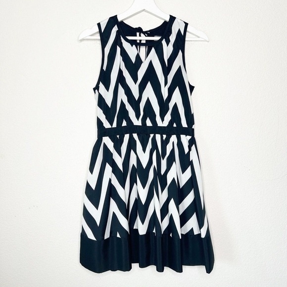 Neiman Marcus Chevron Cut Out Black and White Dress XS - Picture 2 of 14